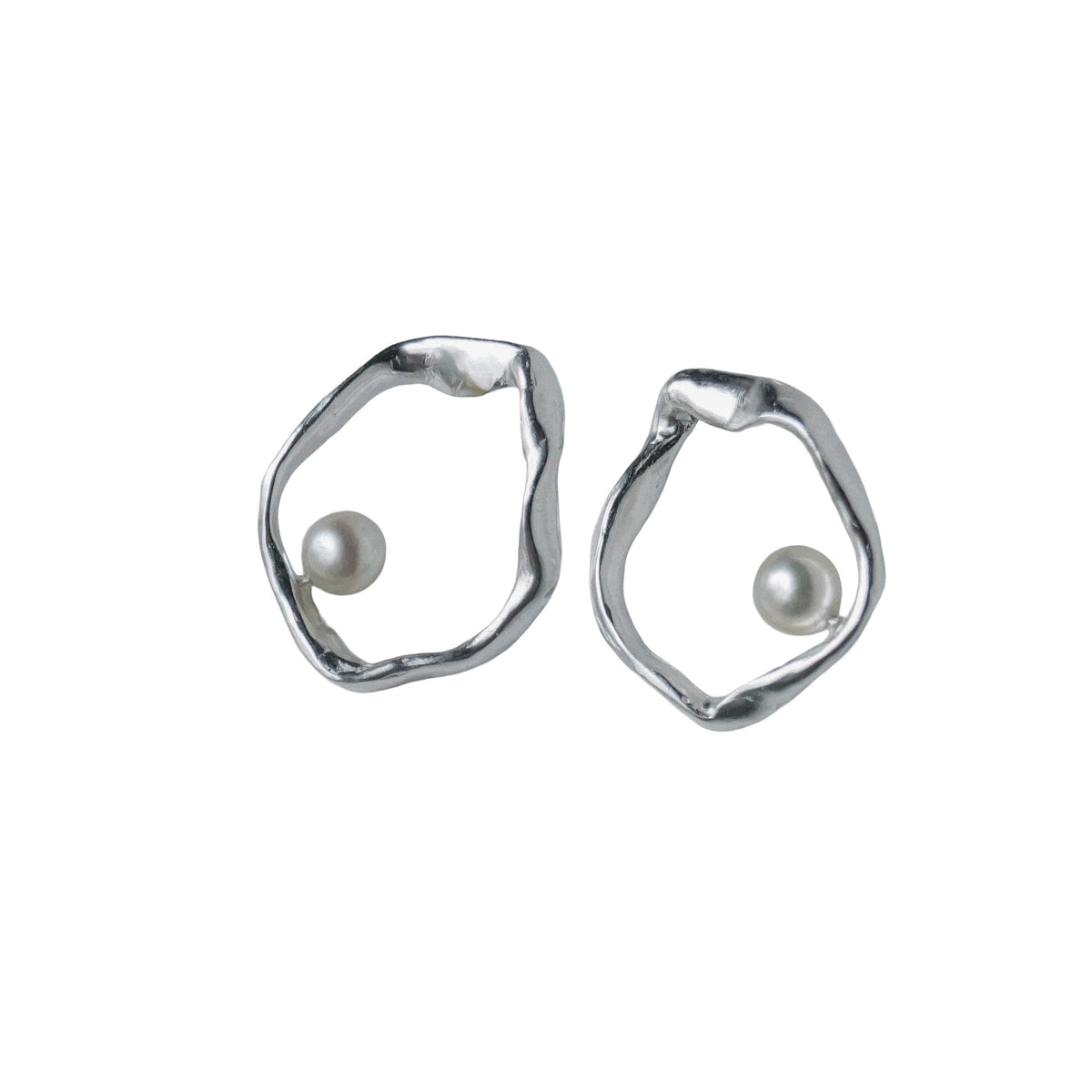 Daughter Earrings in sterling silver with freshwater pearls